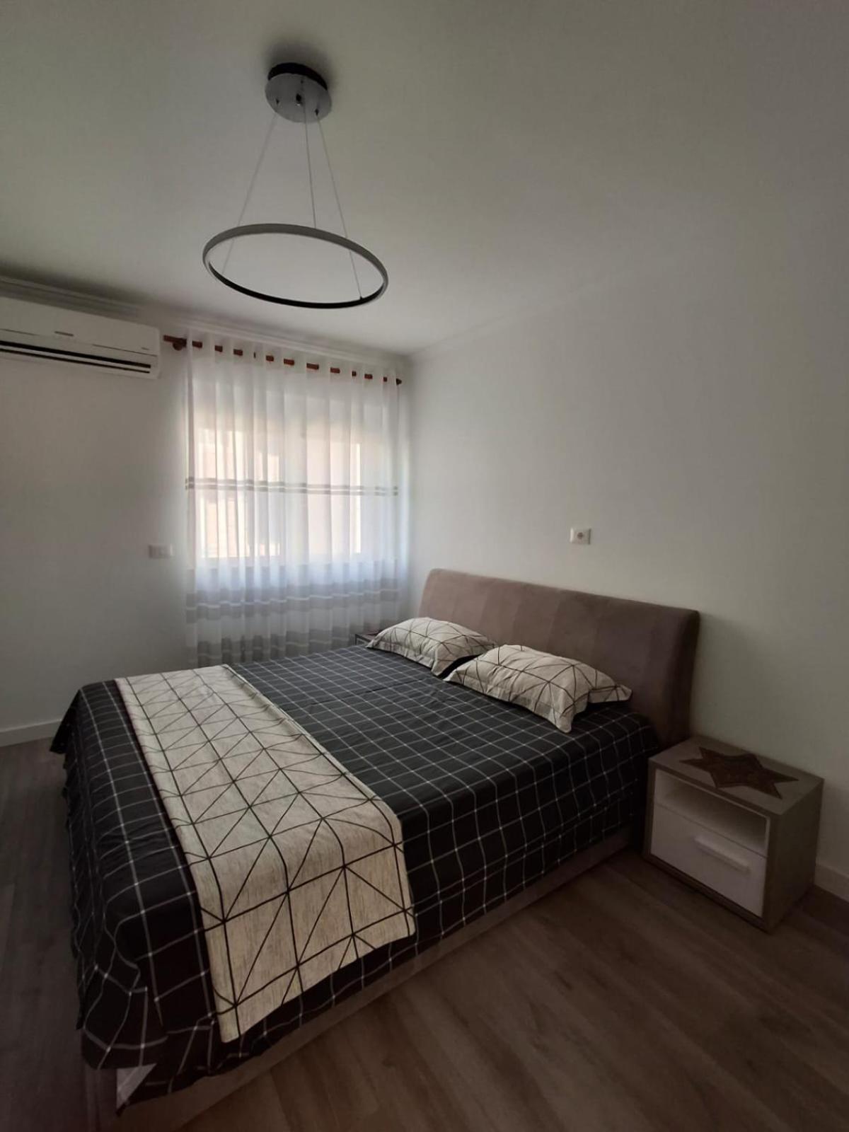 New Fabulous Attic - Modern And Stylish Apartamento Tirana