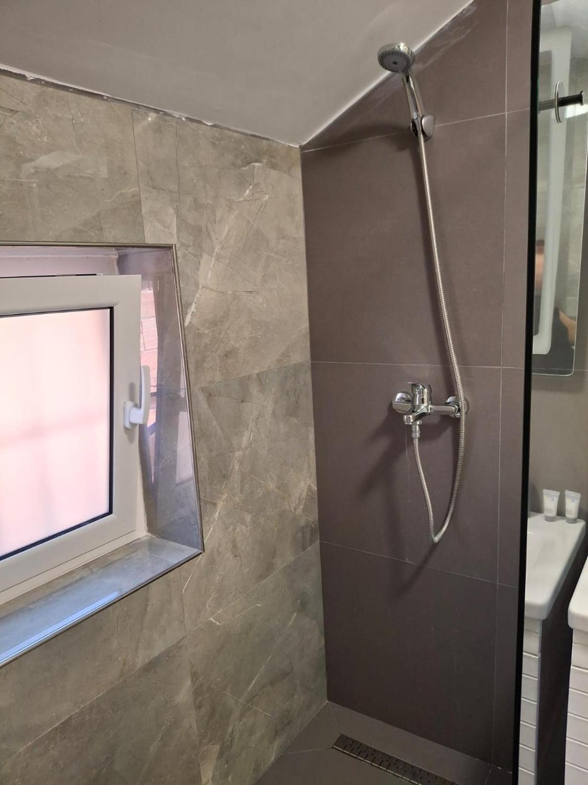 Apartamento New Fabulous Attic - Modern And Stylish *