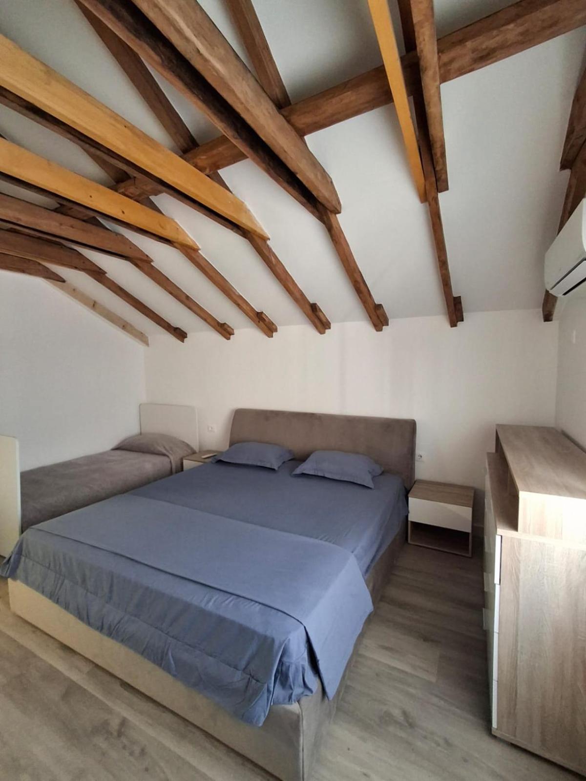 Apartamento New Fabulous Attic - Modern And Stylish Tirana