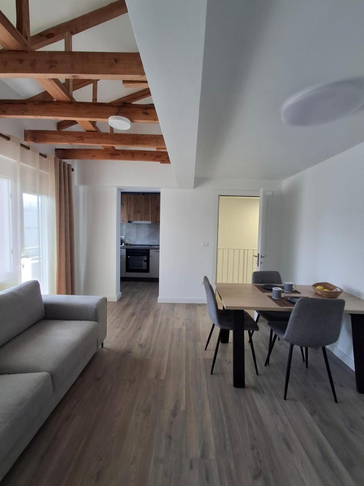 New Fabulous Attic - Modern And Stylish Apartamento